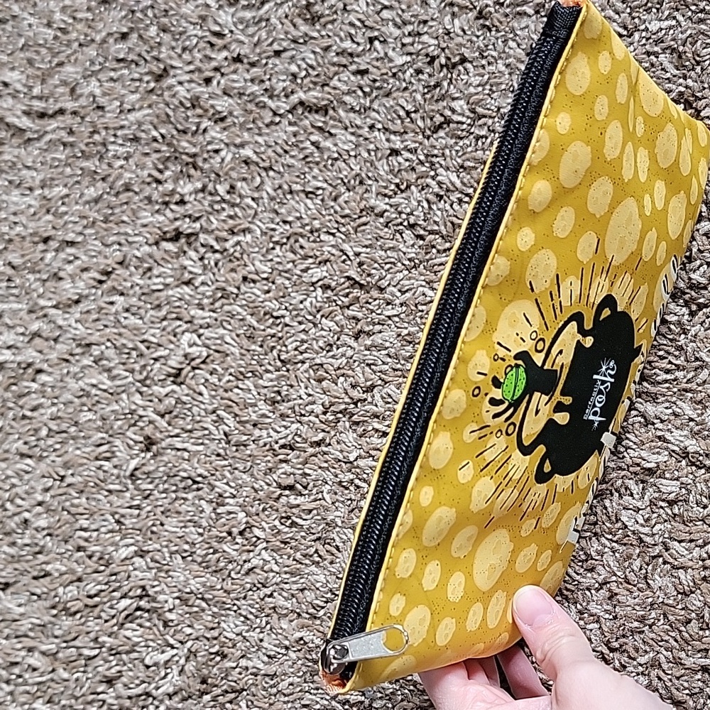 Perfectly Posh Halloween Self Care Bundle 🎃 Mask + Snarky Bar + Makeup Bag - Picture 16 of 16